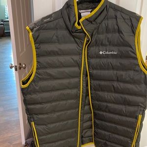 Mens Columbia xl vest